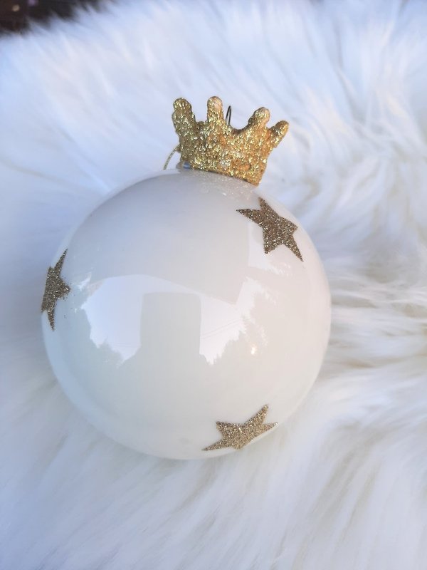 Joulupallo kruunulla